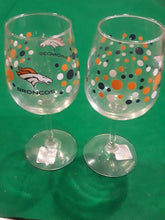 将图片加载到图库查看器,NFL Teams Wine Glass - Assorted Team & Style Choose your