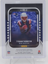 تحميل الصورة إلى عارض المعرض، قميص تايكان ثورنتون 2022 بانيني أبسولوت روكي الجديد RC #ARM-22 نيو إنجلاند باتريوتس