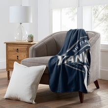 将图片加载到图库查看器,New York Yankees Campaign Fleece Blanket 50x60
