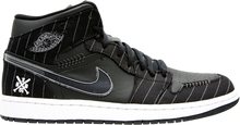 Load image into Gallery viewer, Jordan 1 Retro Barons - Opening Day Size 5.5Y / 7W New