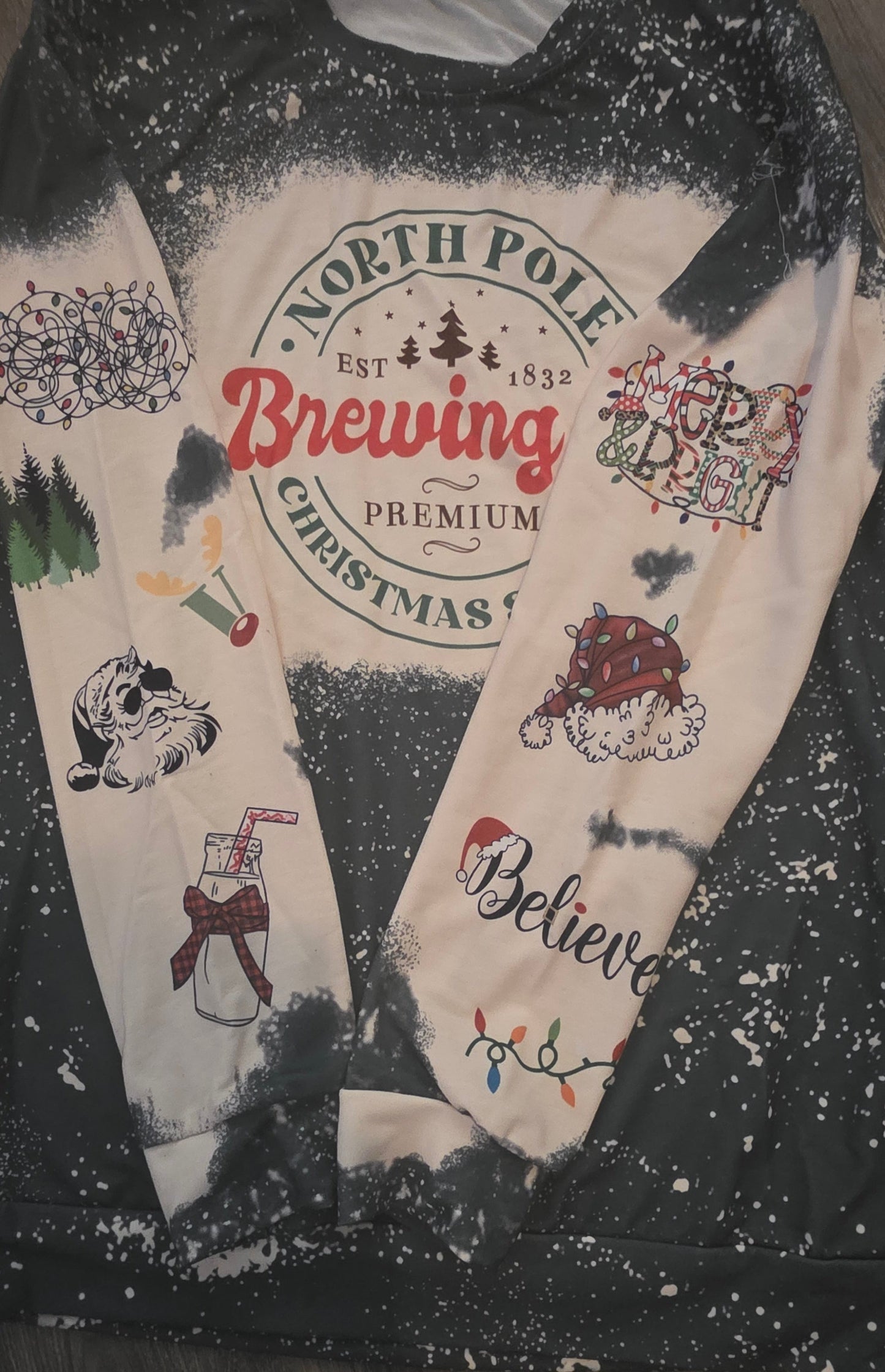 North Pole Brewing Sweater, Christmas Sweatshirt, North Pole Brewing Size M