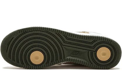 Nike Air Force 1 Premium 07 'White Green Size 9.5M New