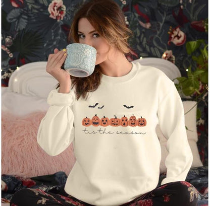 Women's Halloween Pumpkin Face Graphic Crewneck Sweatshirt, Cream Size Medium