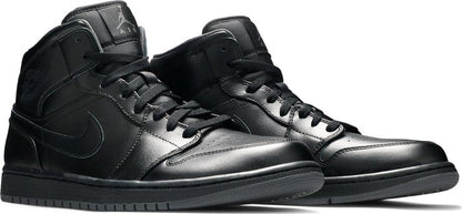 (2015) Nike Jordan 1 Mid Triple Black New Size 7.5M