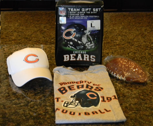 Reebok Chicago Bears Youth NFL Gift Set with T-Shirt, Cap & Football - L