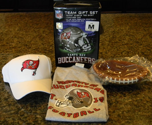 Reebok Tampa Bay Buccaneers Youth NFL Gift Set with T-Shirt, Cap & Football - M