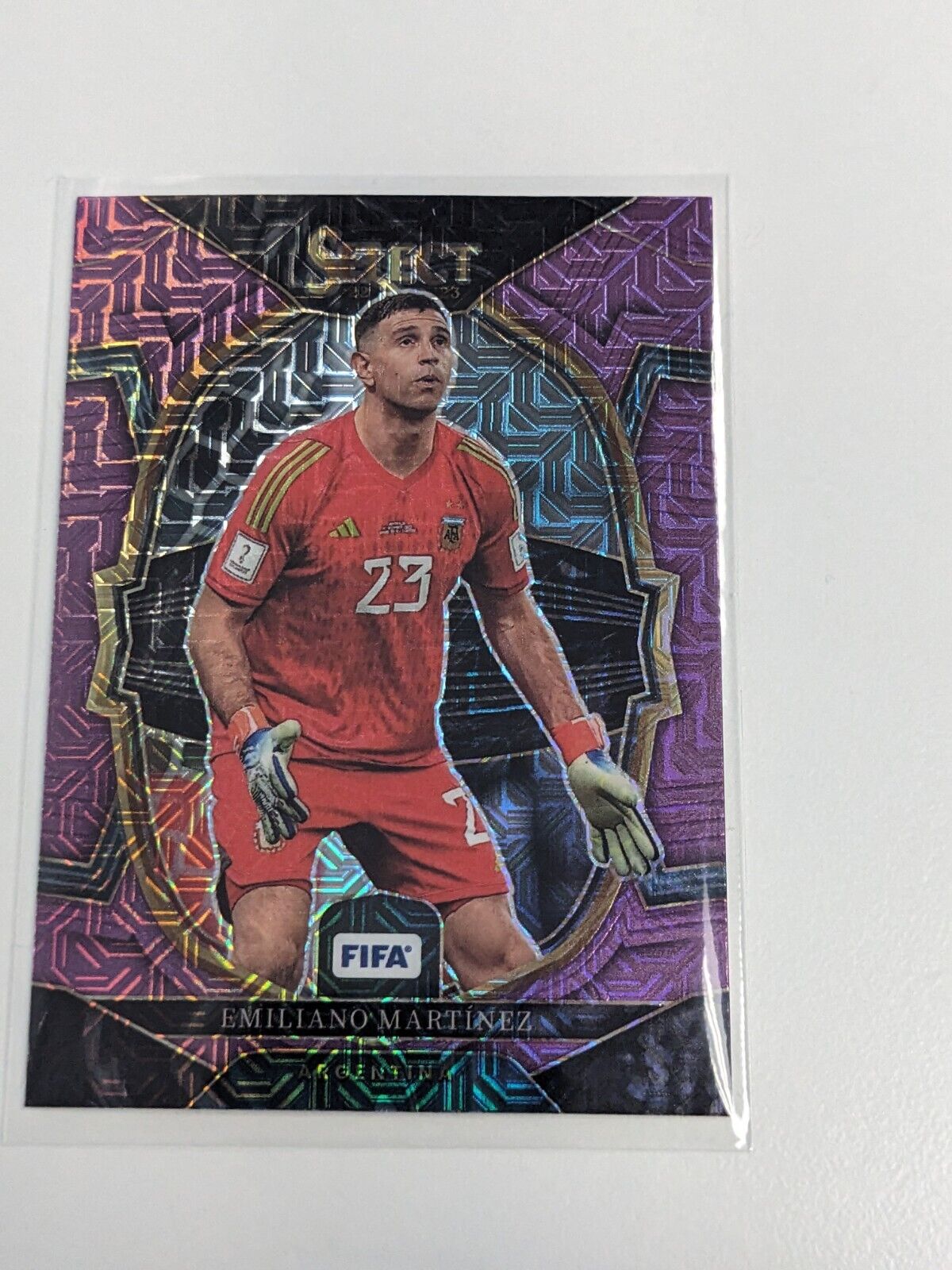 2022-23 Select FIFA Emiliano Martinez Purple Mojo #2 Argentina - walk-of-famesports
