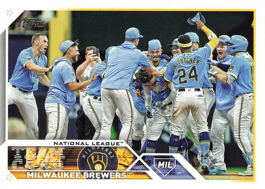 2023 Topps Milwaukee Brewers Team Card 533 Milwaukee Brewers