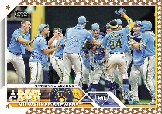 2023 Topps Gold Star Gold Star Milwaukee Brewers Team Card 533 Milwaukee Brewers