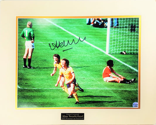 Alan Sunderland Signed Autographed 16x20