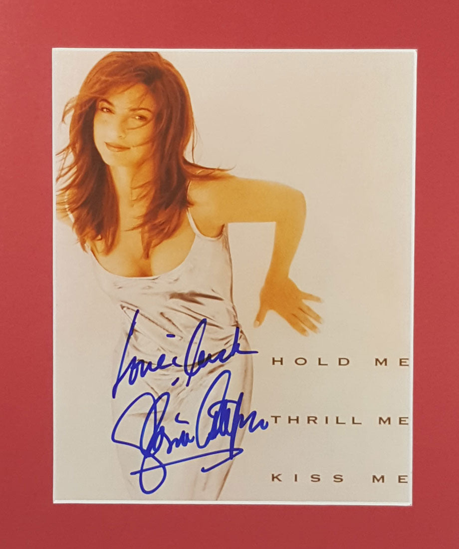 Gloria Estefan Signed Autographed 8x10
