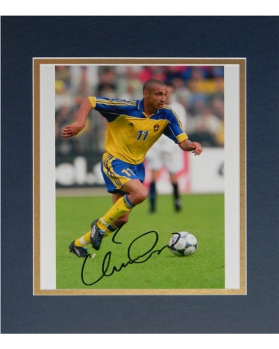 Henrik Larsson Signed Autographed 8x10 Matted