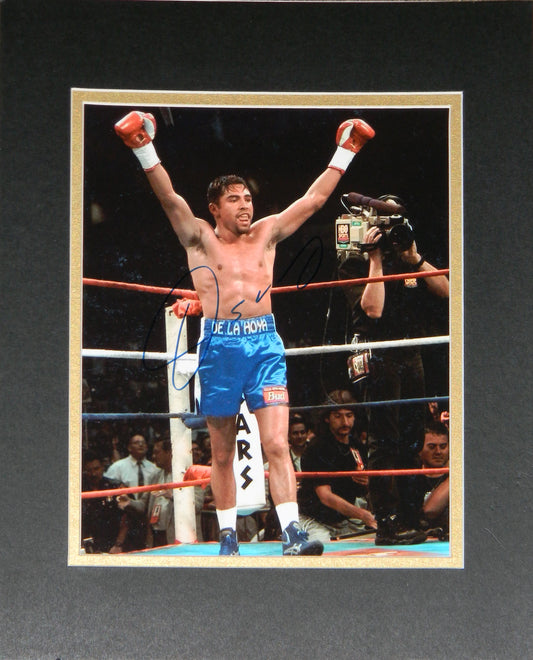 Oscar DeLa Hoya Signed Autographed 8x10 Matted